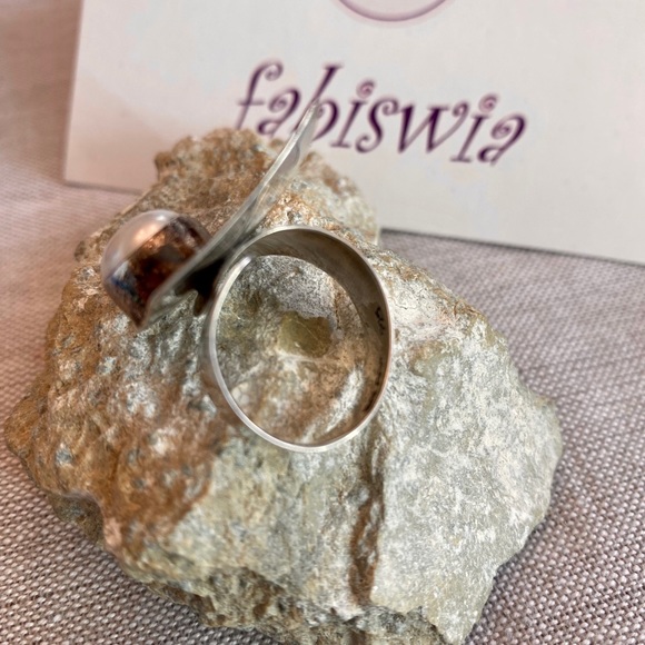 Ring - Picture 3 of 5